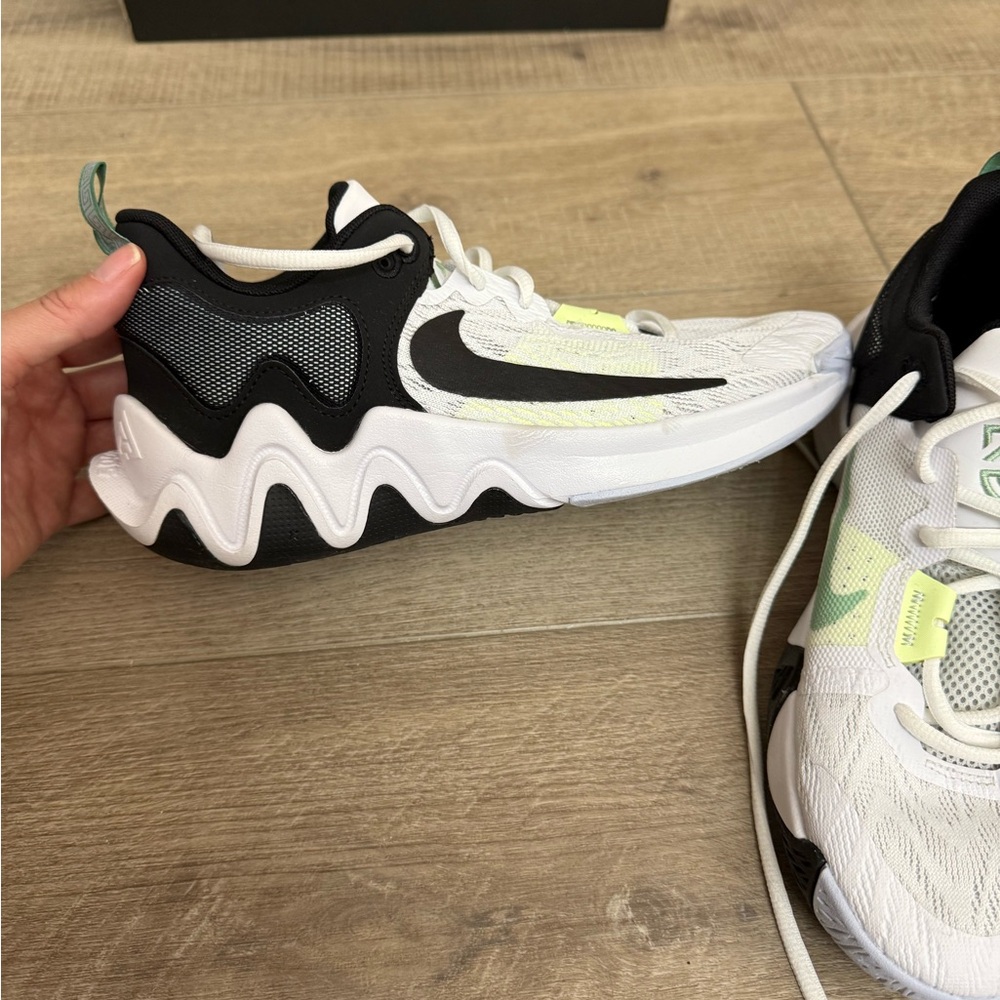 Nike Giannis Antetokounmpo White, Black, and Green KIDS Basketball Shoes